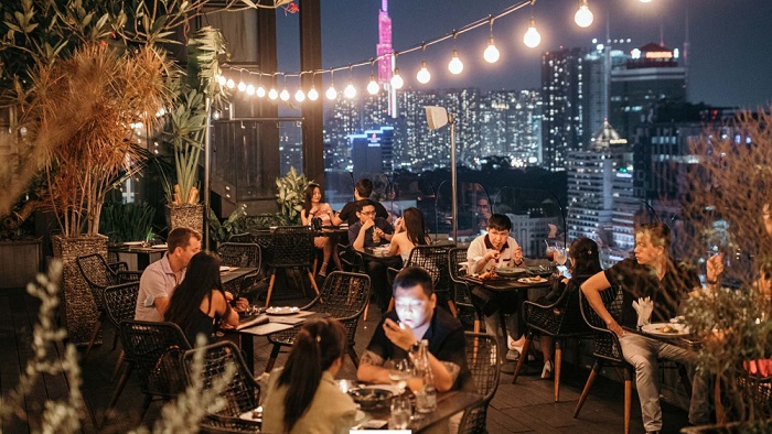 nhà hàng tổ chức sinh nhật ở Sài Gòn - Shri Restaurant & Lounge Quận 3