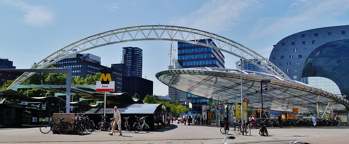 Trạm Blaak là điểm tham quan gần chợ Markthal Amsterdam