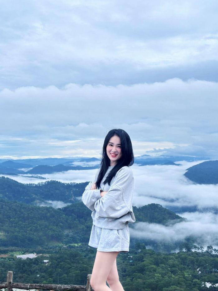 Đường đi đồi chè Cầu Đất săn mây