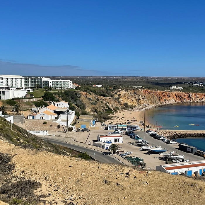 Cảng Porto da Baleeira là địa điểm tham quan ở thị trấn Sagres