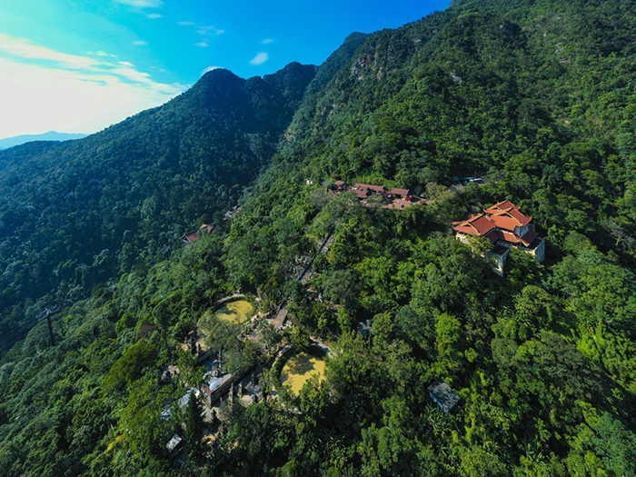 viếng quần thể chùa Yên Tử Quảng Ninh - Chùa Hoa Yên có vị trí tuyệt đẹp