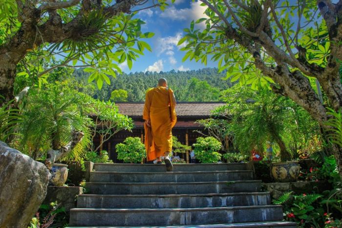 Huyền Không Sơn Thượng điểm du lịch ở Hương Trà Huế