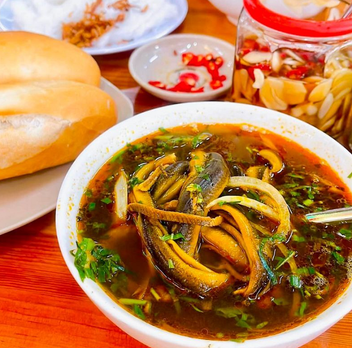 quán lươn ngon ở Nghệ An - Súp lươn Xoan Tường