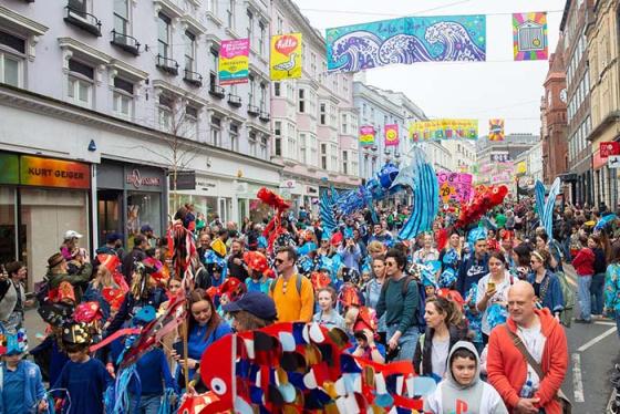 Top 7 lễ hội mùa xuân ở Anh náo nhiệt và rực rỡ nhất cho bộ ảnh du lịch để đời