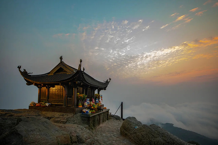 Viếng quần thể chùa Yên Tử Quảng Ninh - Trường phái Thiền Trúc Lâm