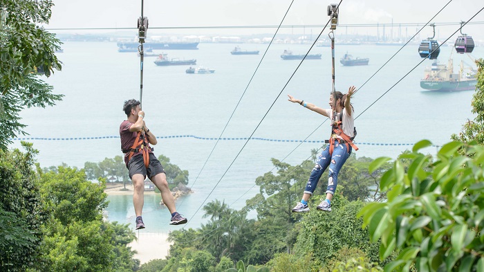 Chơi cảm giác mạnh tại công viên Mega Adventure Park là hoạt động độc đáo tại đảo Sentosa