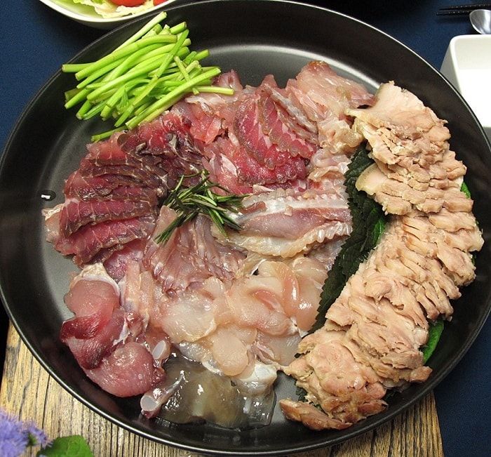 Kinh dị với món cá đuối lên men Hàn Quốc