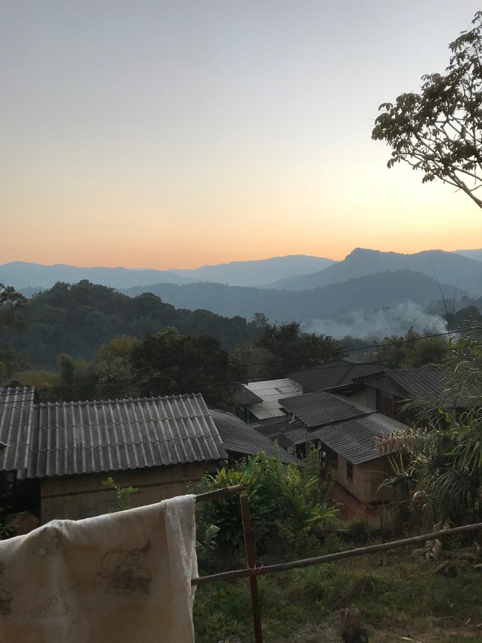Thăm ngôi làng cổ dài ở Chiang Mai