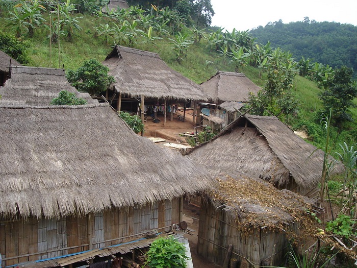 Thăm ngôi làng cổ dài ở Chiang Mai