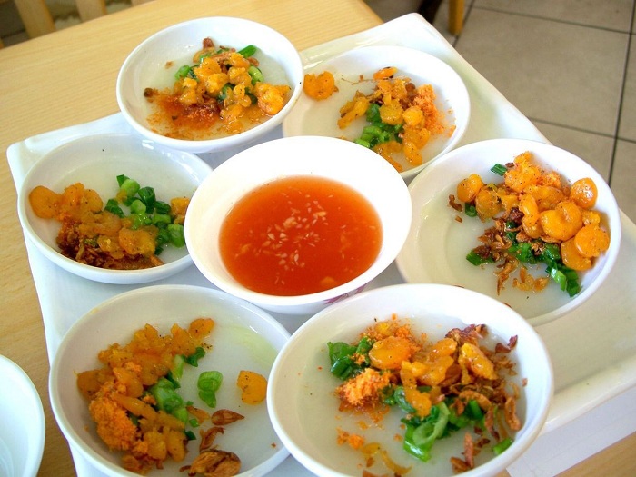 Quán bánh bèo chén  là một trong các địa chỉ ăn vặt nổi tiếng tại Ninh Thuận 