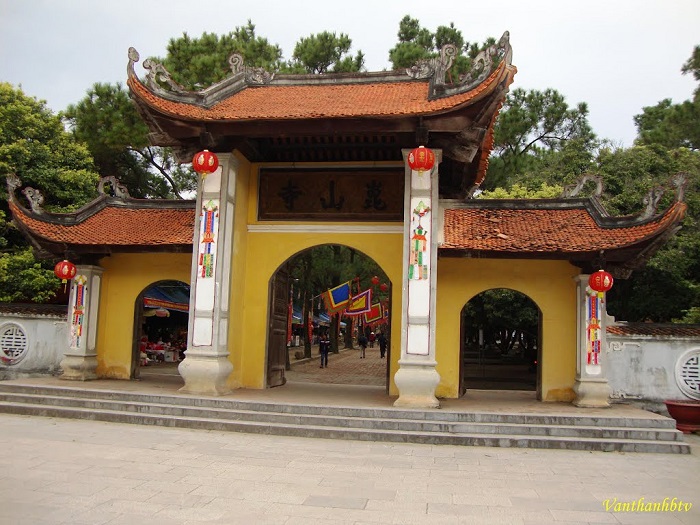 Tam Quan Con Son Pagoda, Hai Duong 