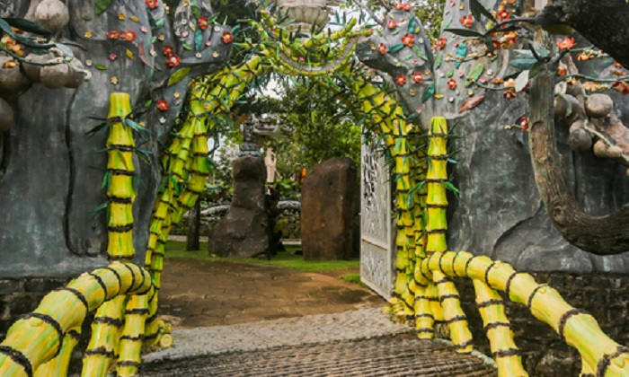 tre - thiết kế chinh của cổng chùa Hiển Mật 