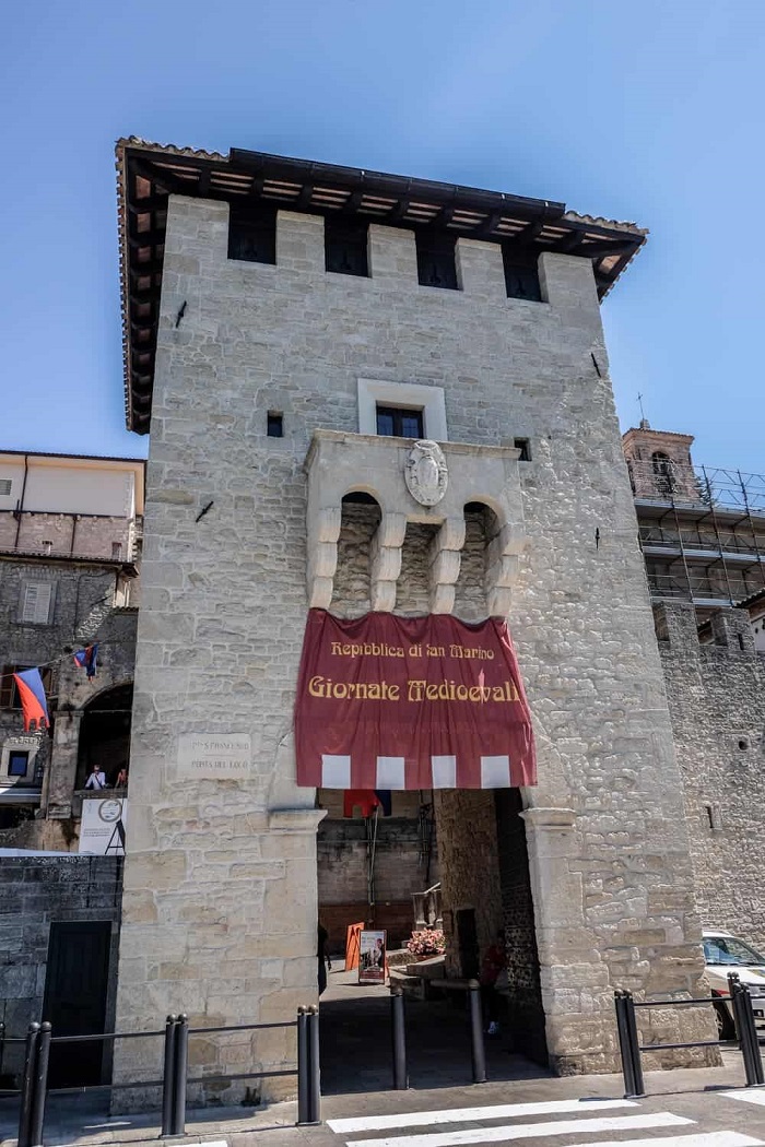 Cổng Saint Francis - - Du lịch San Marino