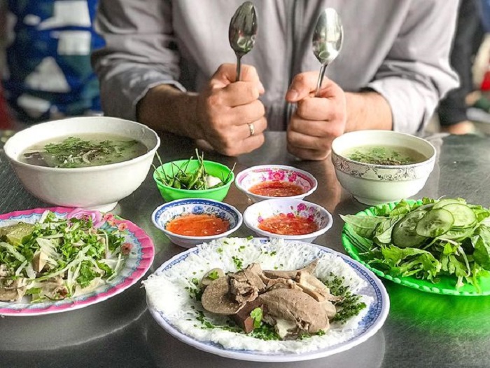 discover Phu Yen cuisine - unusual use of everyday life