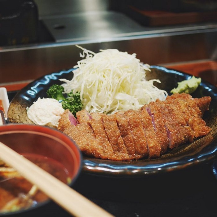Tokyo travel experience - eat beef Gyukatsu