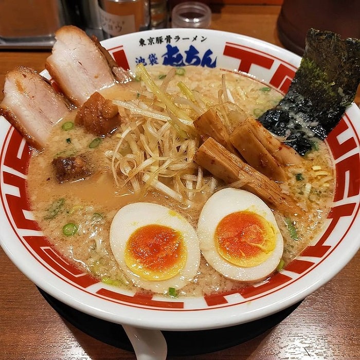 Tokyo travel experience - eat ramen