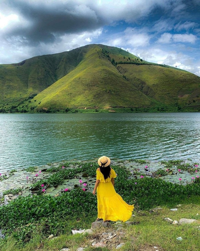 Vẻ đẹp lãng mạn của Hồ Toba Indonesia