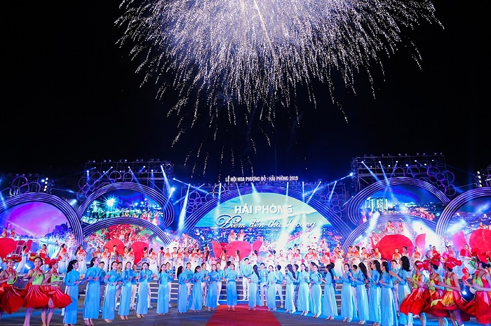  A special Red Phoenix Flower Festival in Hai Phong
