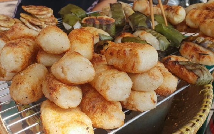 Quán chè chuối nướng là một trong các địa chỉ ăn vặt nổi tiếng tại Ninh Thuận 