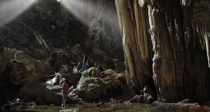 The history of Phuong Hoang cave 