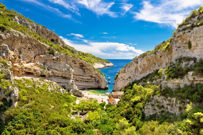 Vùng biển Dalmatia những bãi biển xanh nhất ở Châu Âu