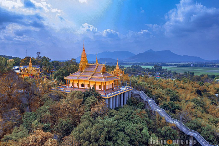 Admire Phnom Pi Tri Ton temple - many beautiful Khmer temples