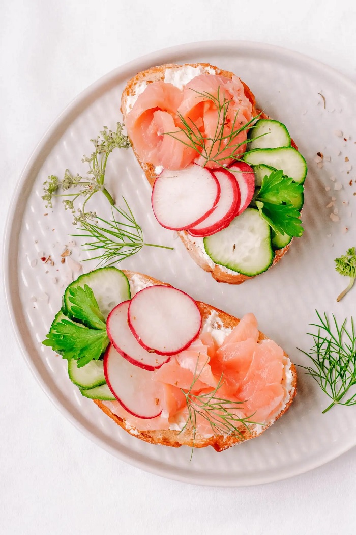 Cá hồi nạo Gravlax món ăn Scandinavi