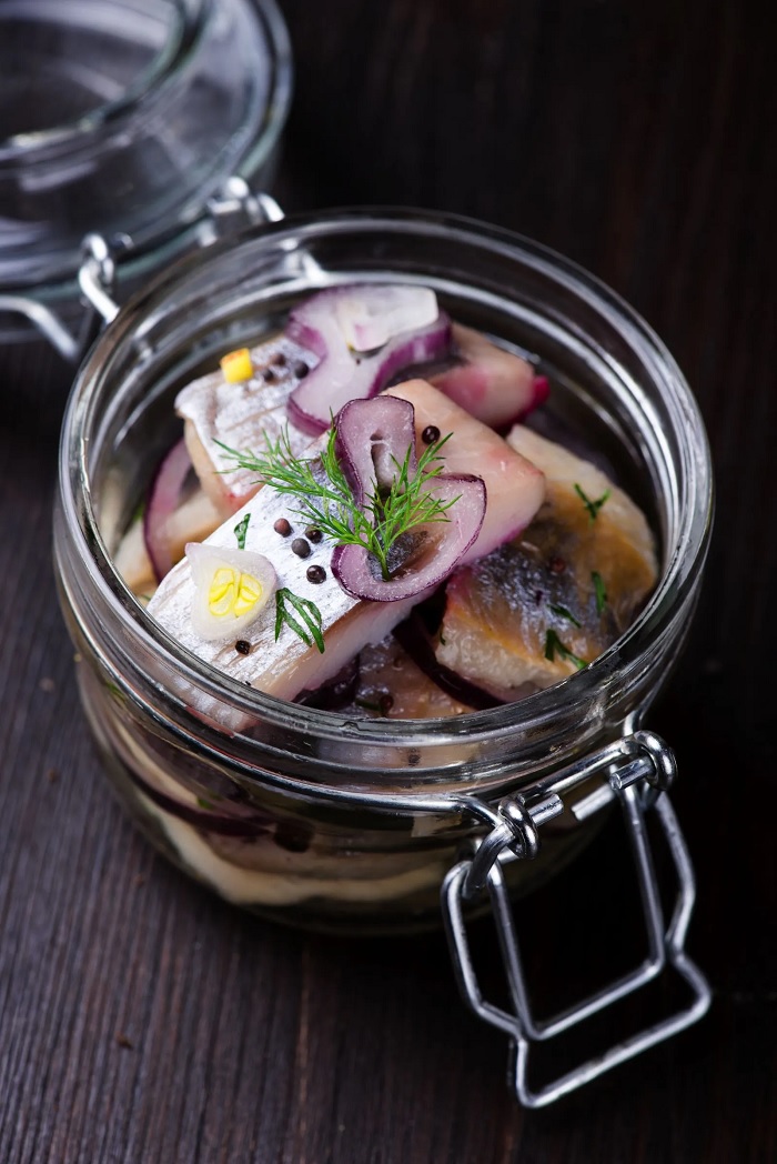 Món cá trích biển Baltic Surströmming  món ăn Scandinavi