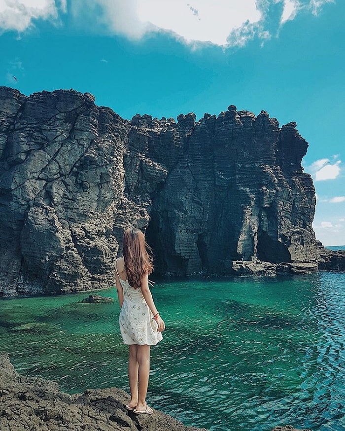 Bãi Nhỏ - Gành Hang - một trong những điểm check in đẹp ở đảo Phú Quý đẹp nhất 