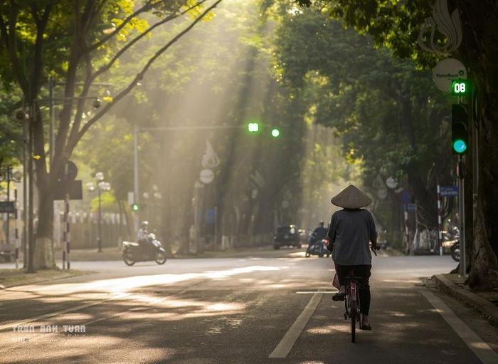 Phan Dinh Phung is a beautiful flower street in Hanoi