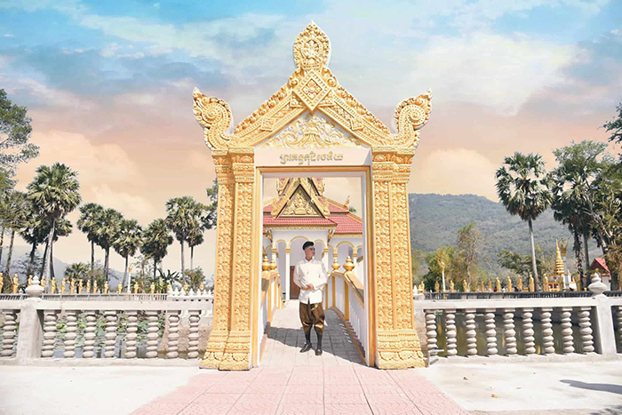 Admire Phnom Pi Tri Ton Pagoda - Golden Temple Gate