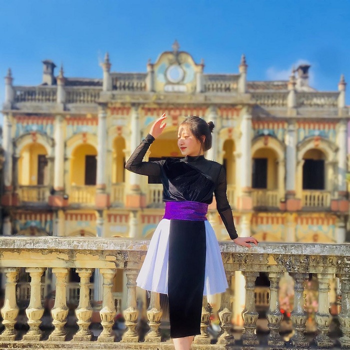 Hoang A Tuong Palace is an ancient mansion in Vietnam