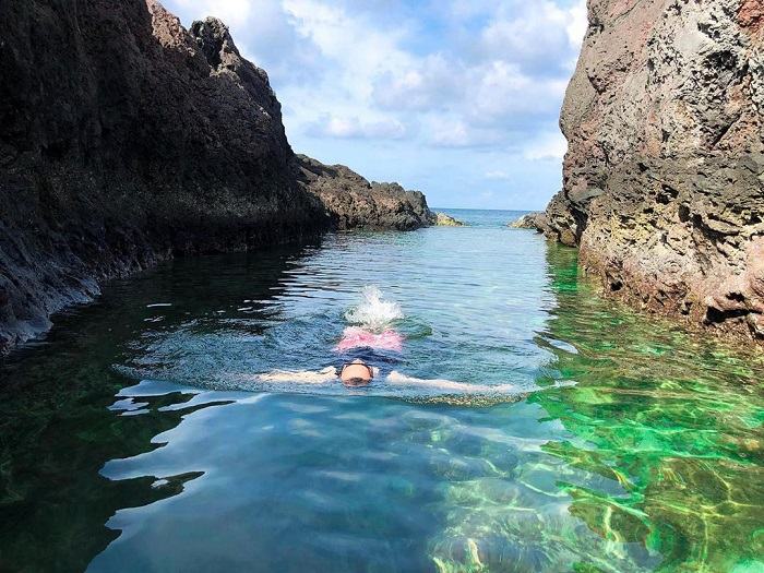 Con Dao also has a beautiful natural swimming pool on the sea