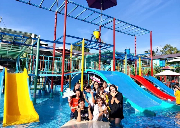 Sala Tay Ninh amusement park - swimming pool