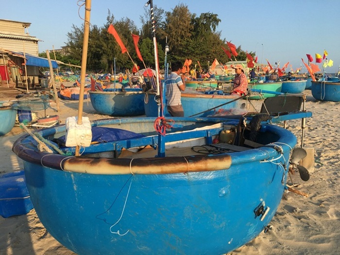 Long Hai fishing village - fisherman's life