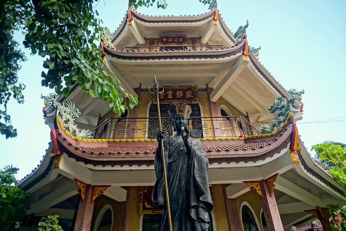 chùa Nam Thiên Nhất Trụ - địa điểm nổi tiếng