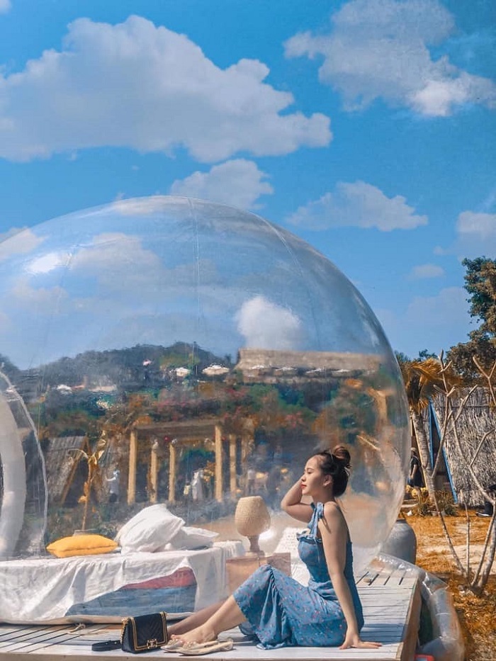 Trung Luong picnic area has one of the beautiful bubble rooms in Vietnam