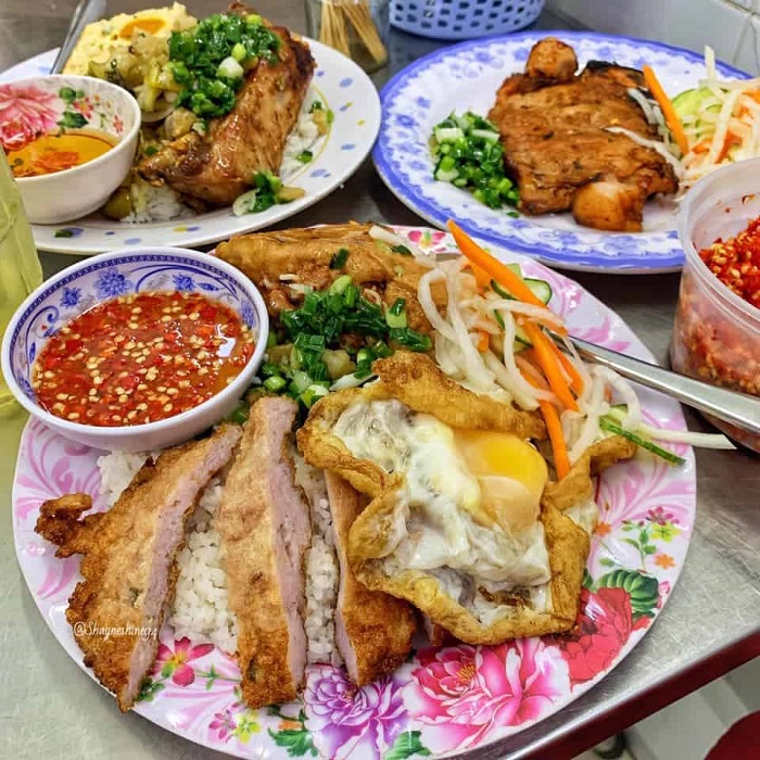 Vung Tau night restaurant - Chu Canh broken rice