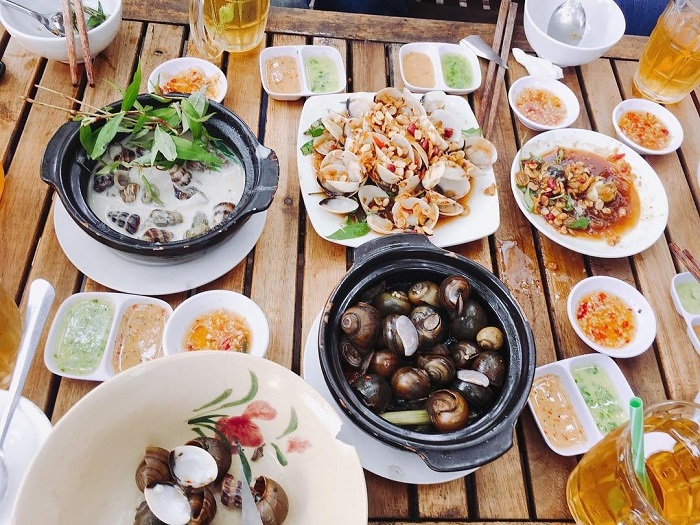 Vung Tau night restaurant - Natural snails