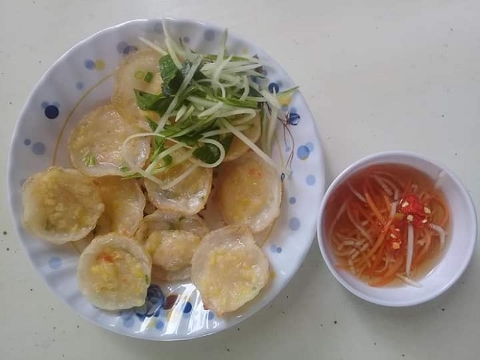 Delicious breakfast restaurants in Ca Mau - Banh Khot Nguyen Huu Le