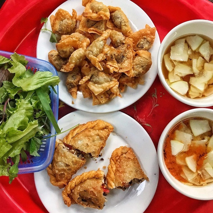 Bánh tôm Hàng Bồ là quán bánh tôm ngon ở Hà Nội
