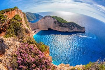Ngạc nhiên trước vẻ đẹp của những bãi biển xanh nhất ở Châu Âu
