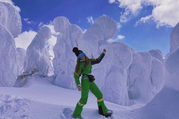 Lên núi tuyết Zao Nhật Bản ngắm ‘rừng quái vật’ đầy ma mị như trong phim