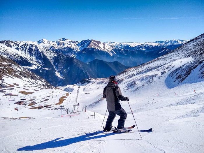 Trượt tuyết trong mùa đông ở Andorra du lịch Andorra