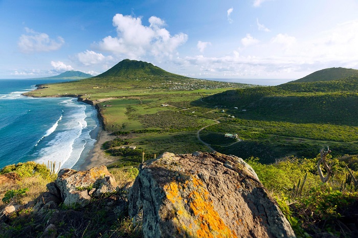 Làn nước trong xanh như pha lê của vùng biển Caribê  - Du lịch đảo Sint Eustatius và Saba