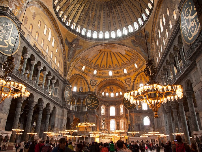 Nhà thờ Hồi giáo Hagia Sophia ở Istanbul - thánh đường Hồi giáo đẹp nhất thế giới