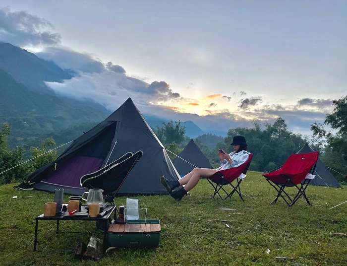 Bản Ý Linh Hồ Sapa còn là nơi lý tưởng để cắm trại