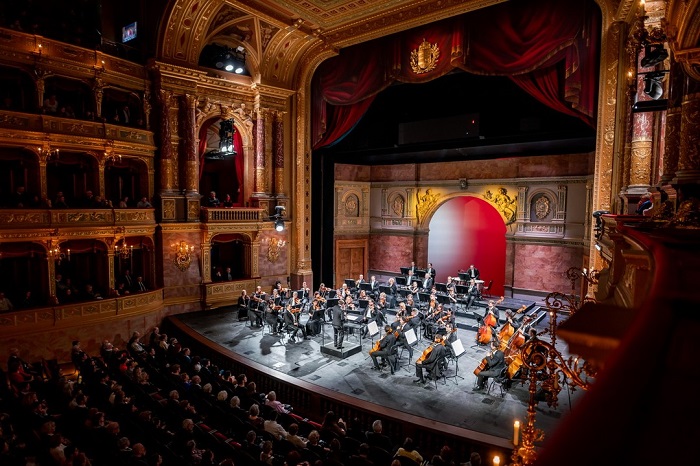 Buổi biểu diễn ở nhà hát Opera Quốc gia Hungary