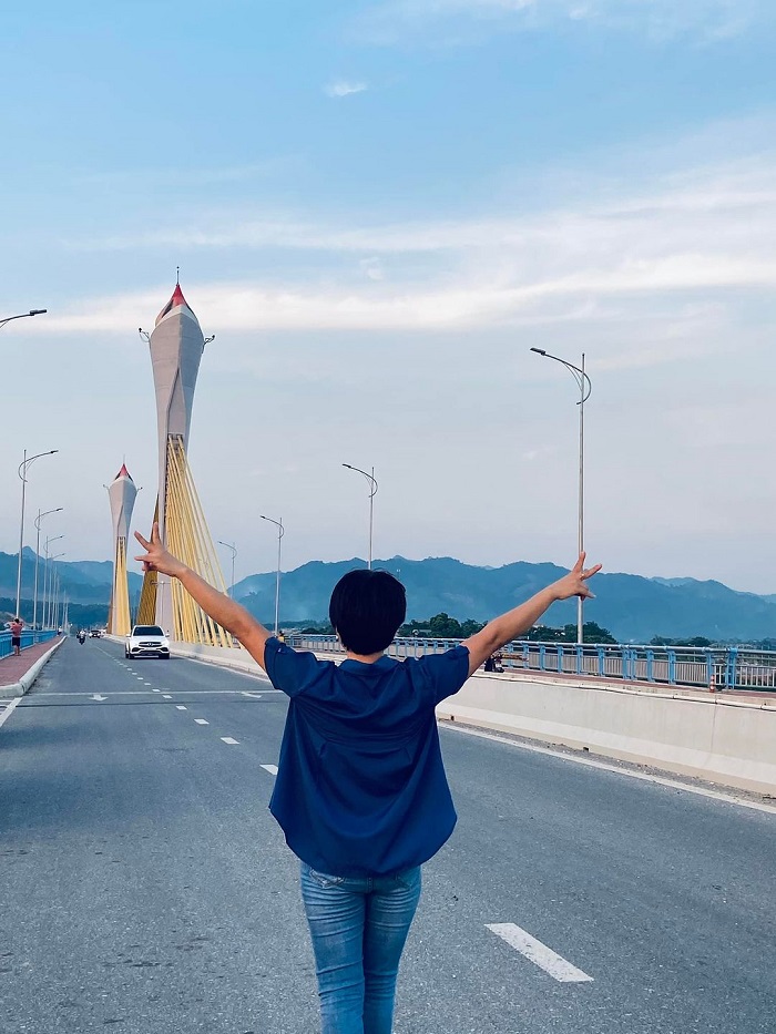 Cầu Tình Húc Tuyên Quang mang đến nhiều góc check in đẹp