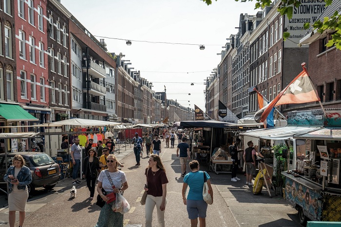 Mua sắm tại chợ Albert Cuyp - trải nghiệm du lịch Amsterdam